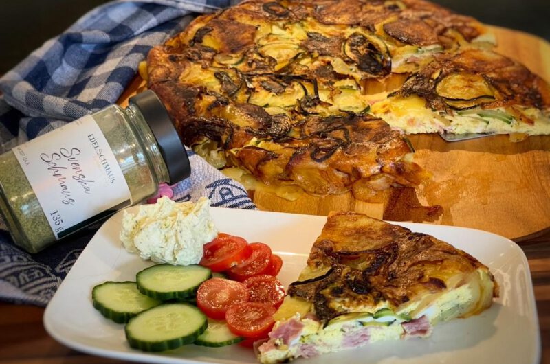 Herzhafte Ofen-Frittata mit Kartoffeln, Zucchini & Schinken